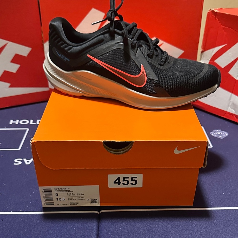 Nike Men's Black and Orange Athletic Shoes